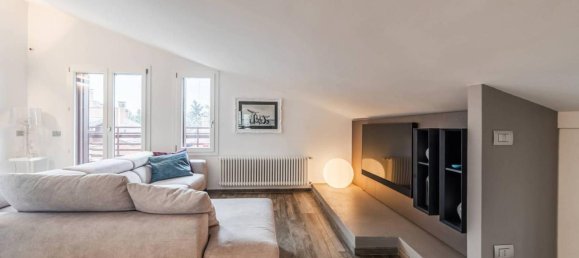 4 rooms Apartment in Parma, Italy No. 37054 10