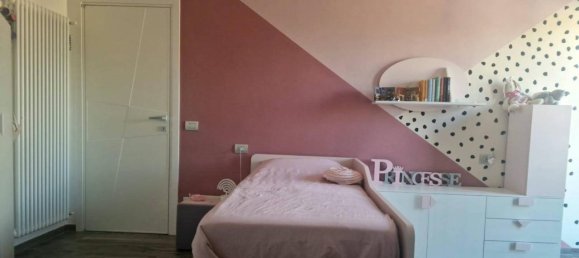 4 rooms Apartment in Parma, Italy No. 37054 8