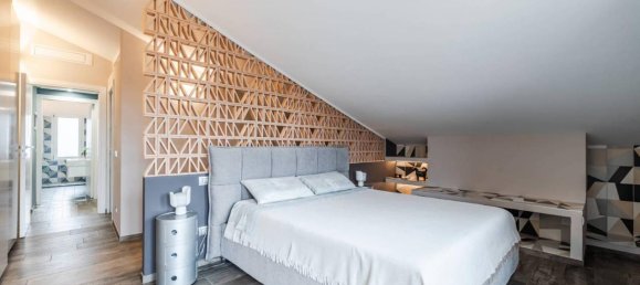 4 rooms Apartment in Parma, Italy No. 37054 7