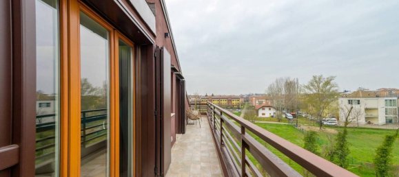 4 rooms Apartment in Parma, Italy No. 37054 12