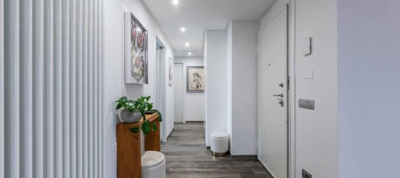 4 rooms Apartment in Parma, Italy No. 37054 6