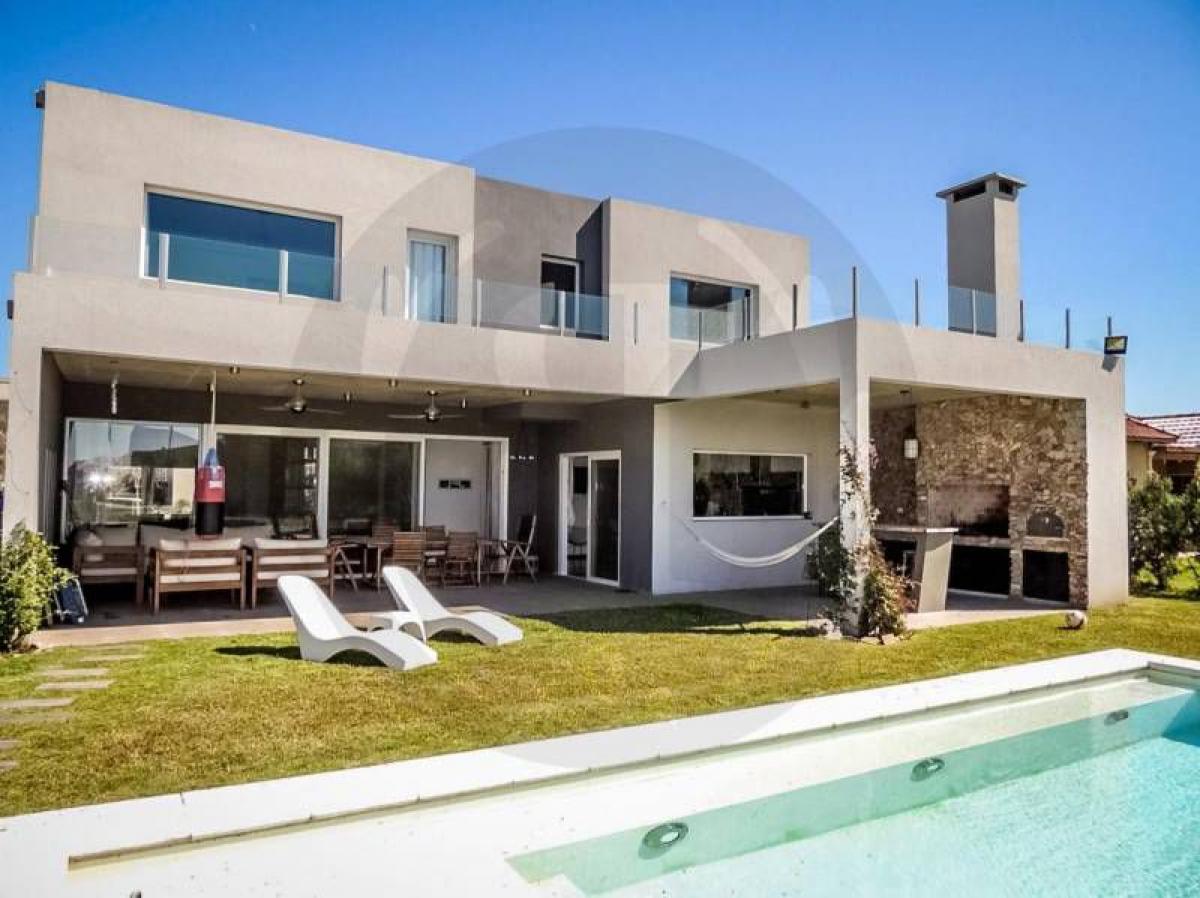 2 bedrooms House in Tigre, Argentina No. 55539