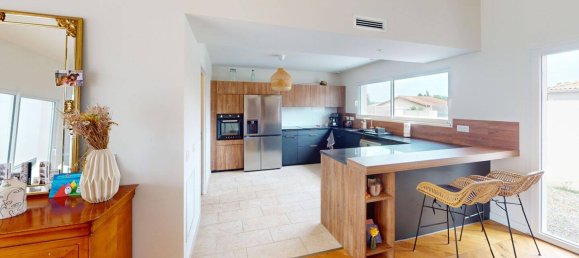 4 bedrooms Villa in Saint-Medard-d'Eyrans, France No. 296060 3