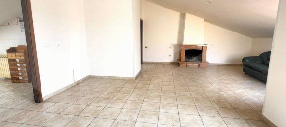 4-Zimmer Penthouse in Spoltore, Italy, Nr. 20998 3