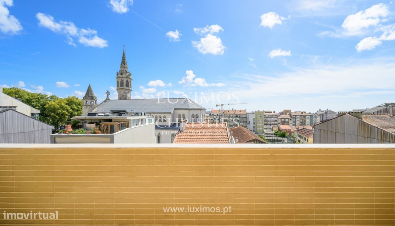 2 bedrooms Apartment in Porto, Portugal No. 327360