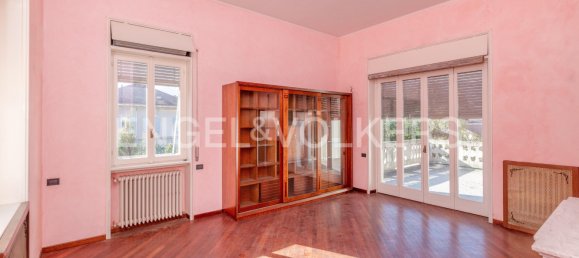 5 bedrooms Villa in Como, Italy No. 129727 15