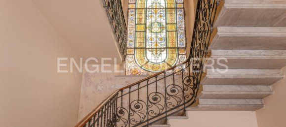 5 bedrooms Villa in Como, Italy No. 129727 3