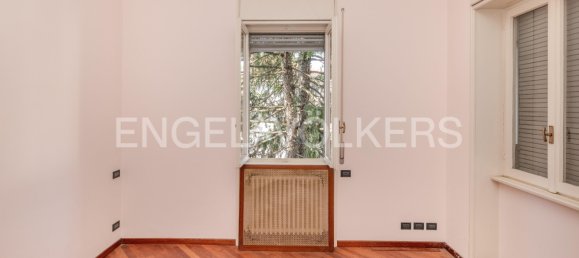 5 bedrooms Villa in Como, Italy No. 129727 16