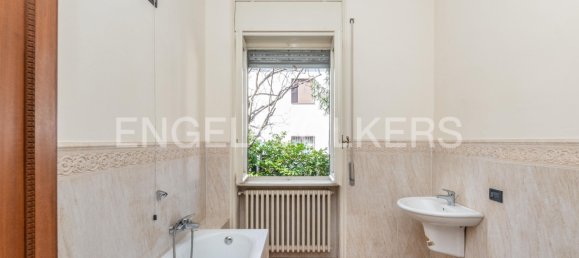 5 bedrooms Villa in Como, Italy No. 129727 17