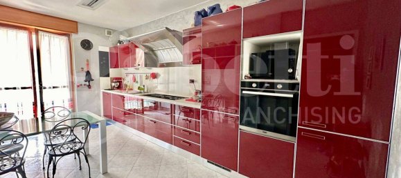 4 غرف نوم بانتهاوس في Grugliasco, Italy رقم 7908 4