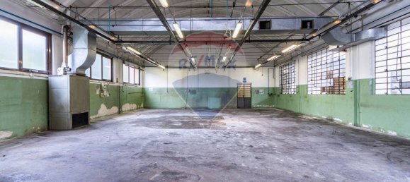 Склад 720м² в Безана ин Брианца, Италия № 359802 8