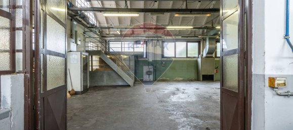 Склад 720м² в Безана ин Брианца, Италия № 359802 13