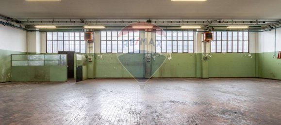 Склад 720м² в Безана ин Брианца, Италия № 359802 3