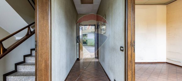 Склад 720м² в Безана ин Брианца, Италия № 359802 20