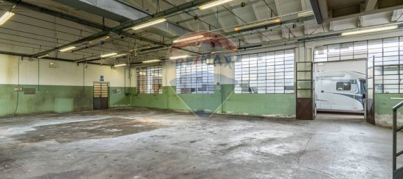 Склад 720м² в Безана ин Брианца, Италия № 359802 9