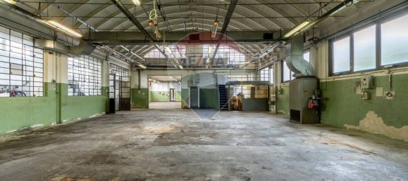 Склад 720м² в Безана ин Брианца, Италия № 359802 11