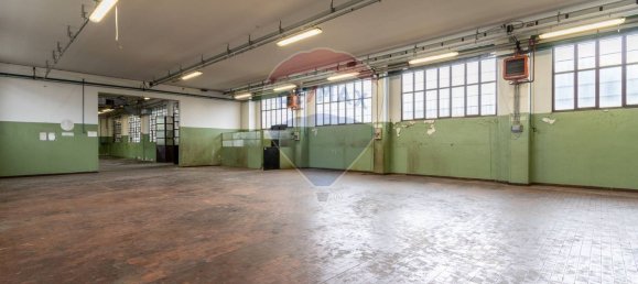 Склад 720м² в Безана ин Брианца, Италия № 359802 2