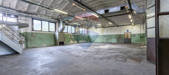 Склад 720м² в Безана ин Брианца, Италия № 359802 7