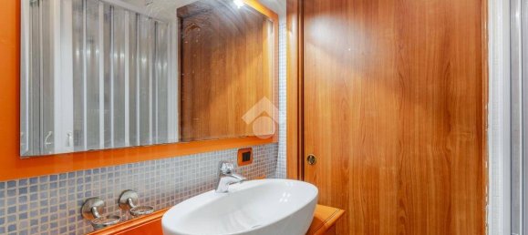 1 chambre Appartement à Milan, Italy No. 239621 10