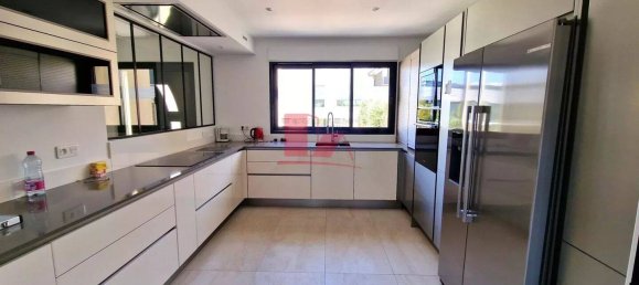 4 bedrooms House in Sceaux, France No. 162330 6