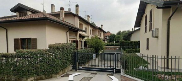 4 rooms House in Legnano, Italy No. 171309 2