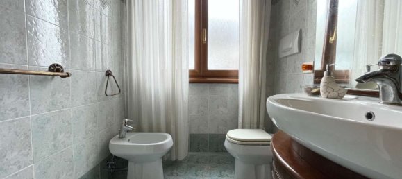 6 rooms Apartment in Rome, Italy No. 66228 20