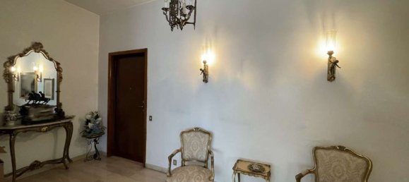 6 rooms Apartment in Rome, Italy No. 66228 2