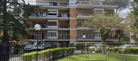 6 rooms Apartment in Rome, Italy No. 66228 5
