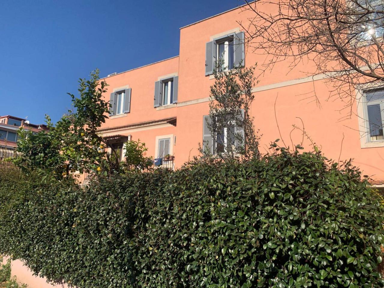 3 rooms Apartment in Rome, Italy No. 29436