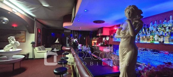 285m² Commercial property in Olbia, Italy No. 117513 2