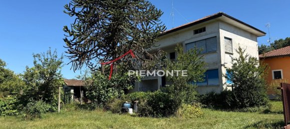 10 rooms Villa in Borgomanero, Italy No. 307574 11