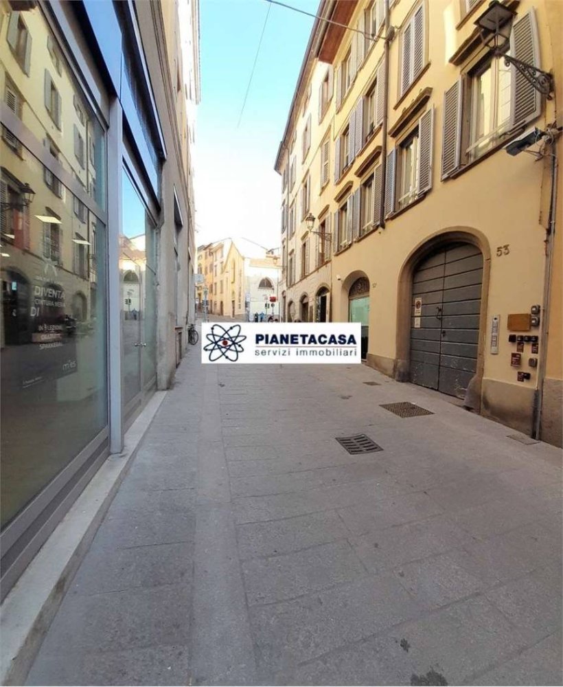 1 room Commercial property in Bergamo, Italy No. 82201