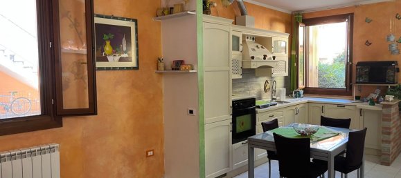 Apartamento de 3 dormitorios en Fiesso Umbertiano, Italy No. 343504 2