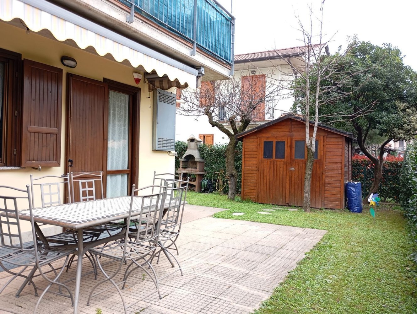 3غرفة شقة في Osio Sopra, Italy رقم 209306