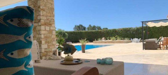 6 Schlafzimmer Villa in Dromolaxia, Cyprus, Nr. 81361 7