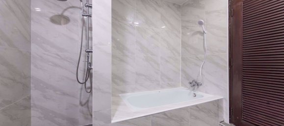 Casa de 6 dormitorios en Watthana, Thailand No. 9435 12