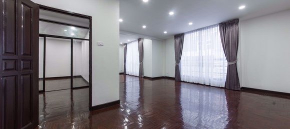 Casa de 6 dormitorios en Watthana, Thailand No. 9435 27