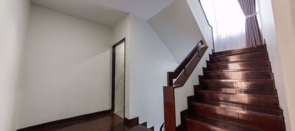 Casa de 6 dormitorios en Watthana, Thailand No. 9435 16