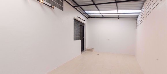 Casa de 6 dormitorios en Watthana, Thailand No. 9435 9