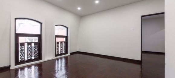 Casa de 6 dormitorios en Watthana, Thailand No. 9435 20