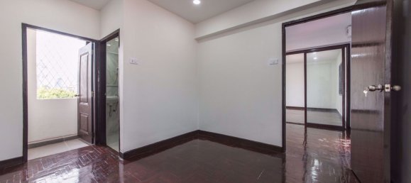 Casa de 6 dormitorios en Watthana, Thailand No. 9435 29