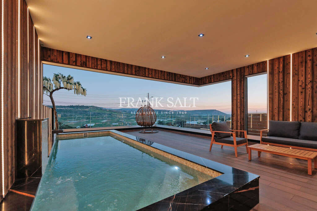 3 bedrooms Villa in Manikata, Malta No. 7269