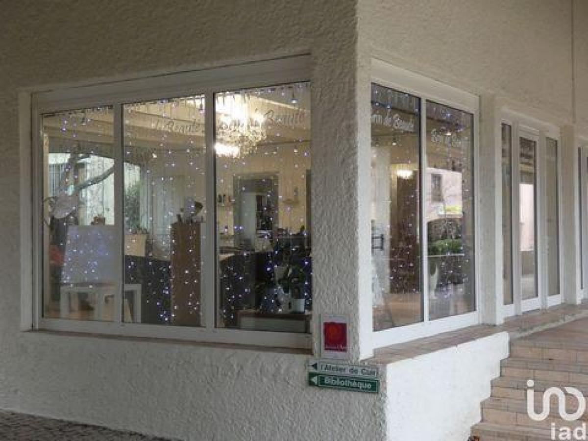 52m² Factory in Barjac, France No. 19403