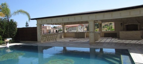5 bedrooms Villa in Agios Tychonas, Cyprus No. 1124 3