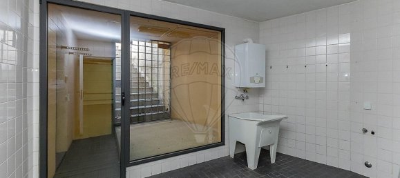 4 bedrooms House in Matosinhos, Portugal No. 189063 8