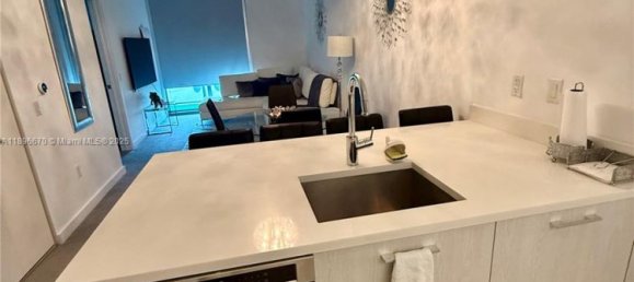 1 dormitorio propiedad comercial en venta en Miami, Miami-Dade, Florida, USA № 615911 23