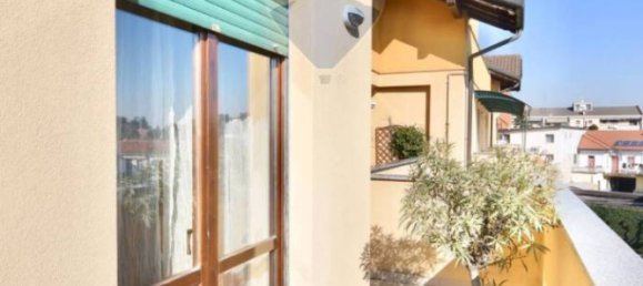 5 غرف نوم منزل ذو طابقين في San Vittore Olona, Italy رقم 161002 15