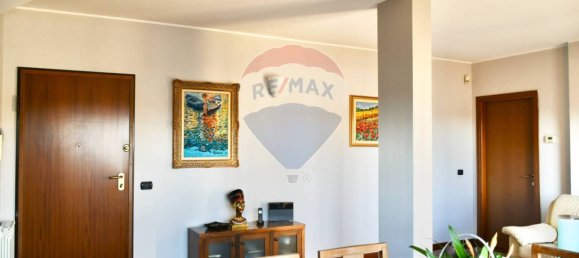 5 غرف نوم منزل ذو طابقين في San Vittore Olona, Italy رقم 161002 10