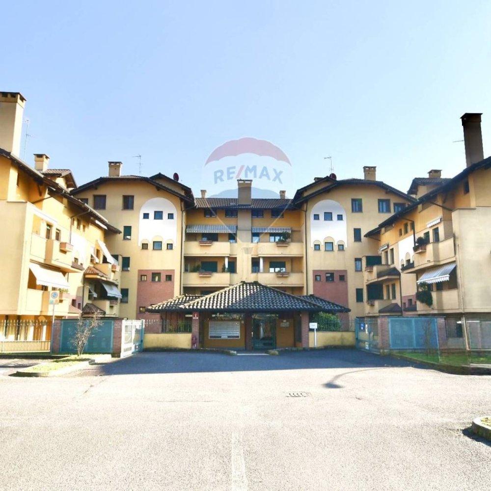 5 غرف نوم منزل ذو طابقين في San Vittore Olona, Italy رقم 161002