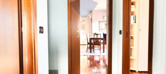 5 غرف نوم منزل ذو طابقين في San Vittore Olona, Italy رقم 161002 31